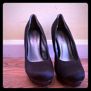 Black heels- tried on but never been worn